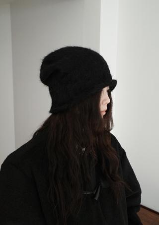wide hairy beanie (4c)