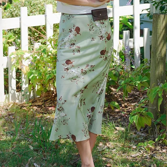 DELILAH Satin Long Skirt(딜라일라)_LIGHT GREEN