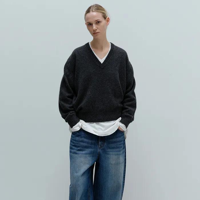 [Unisex] 24 Deep V-Neck Knit in Charcoal
