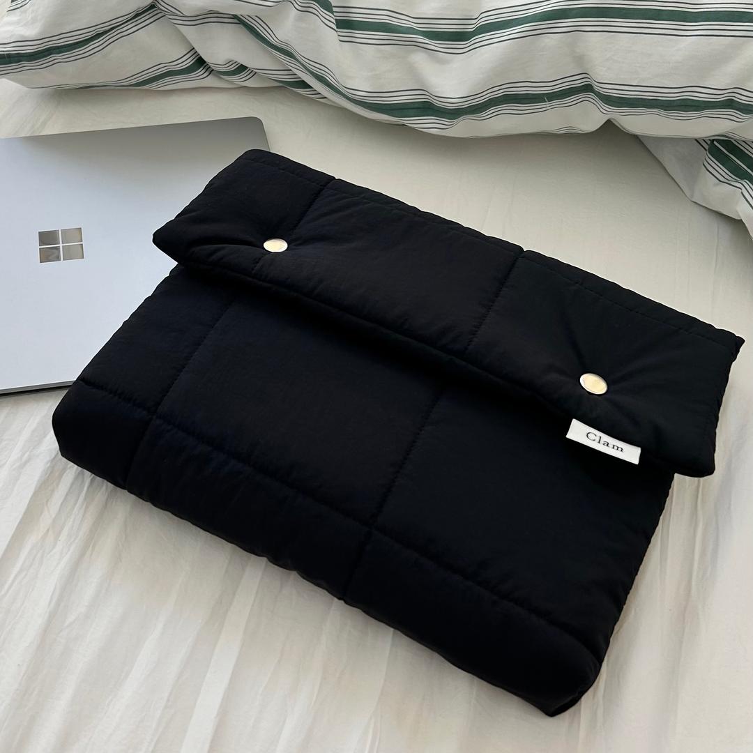 Clam Laptop case _ Marshmallow black (13inch)