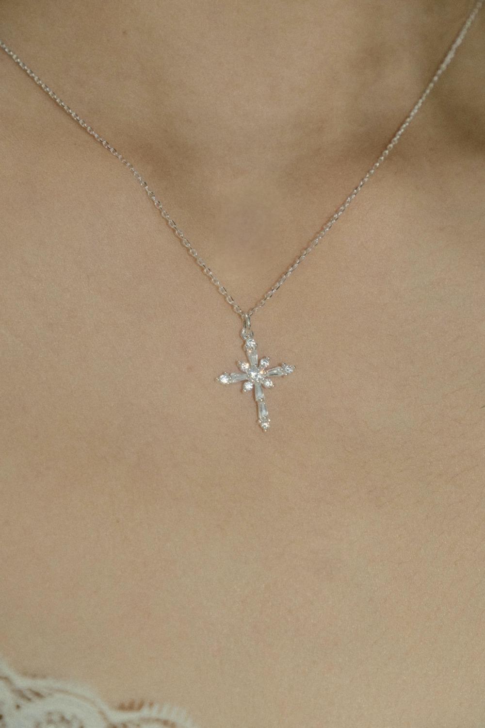 [당일 배송] 스노우 크로스 목걸이