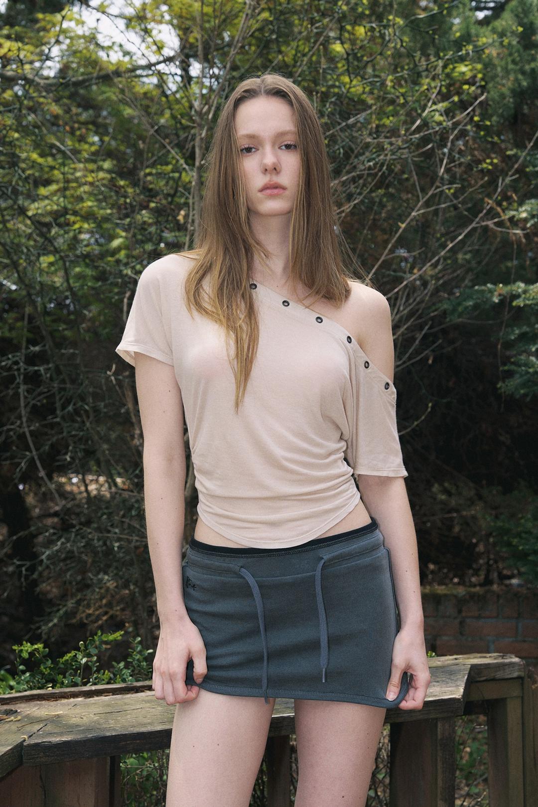 Harry Button Unbal Shirring Short Top (Skin Beige)