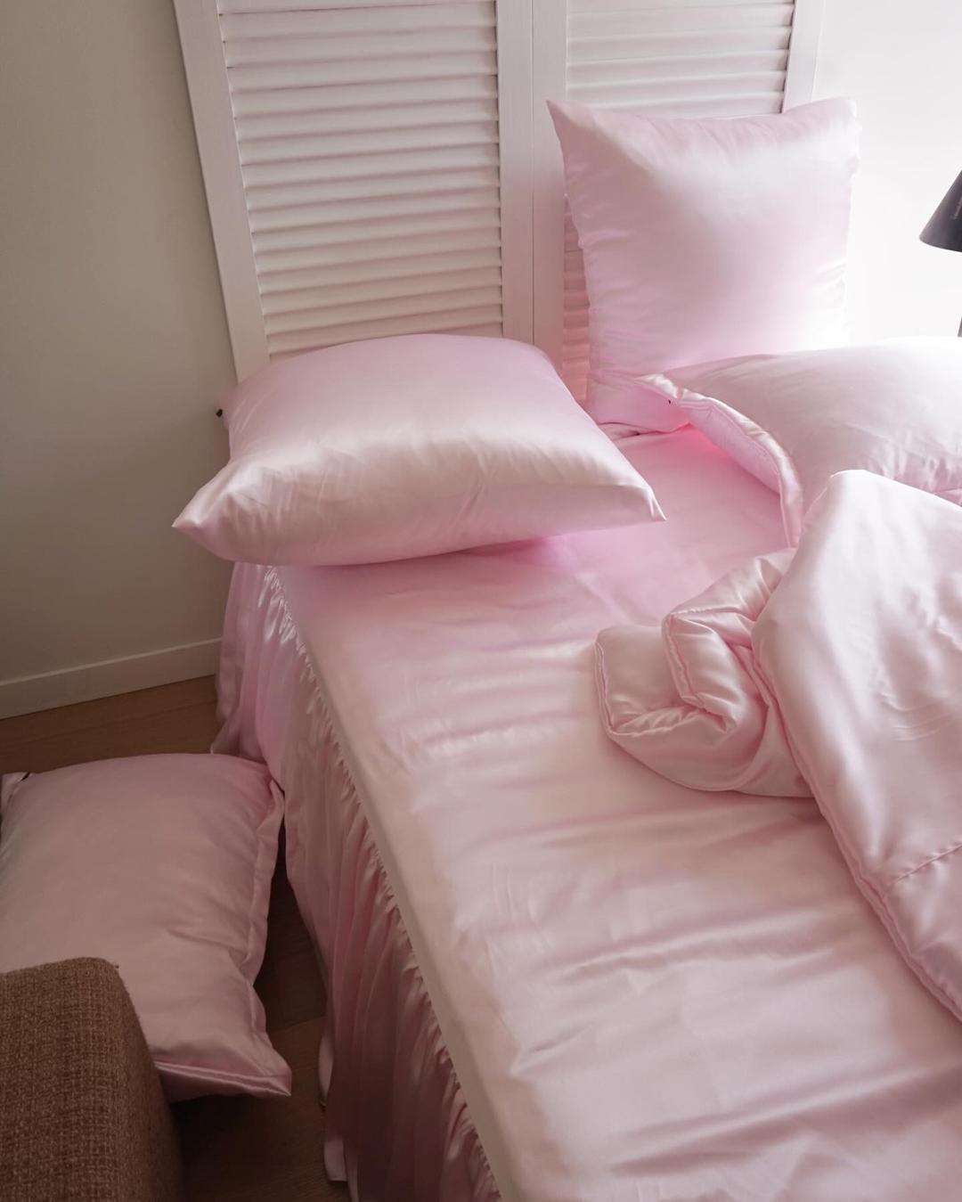 Allure Pink Satin 베딩