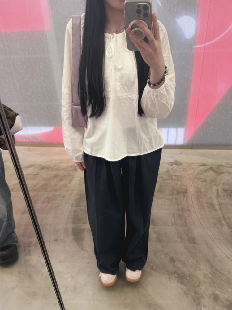 쉐인 핀턱 펀칭 레이스 리본 블라우스