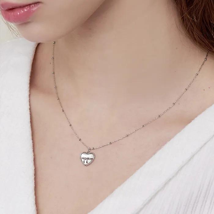 [태연, 아이브 리즈, 베이비몬스터 로라 착용] holiday heart necklace