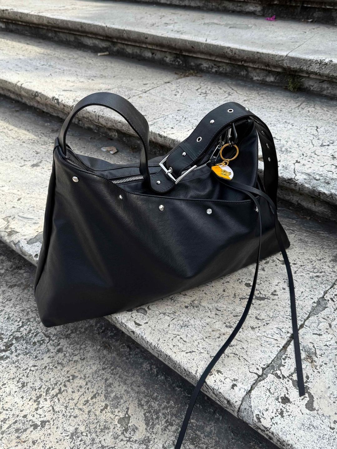 Kai Rivet Bag (Black)