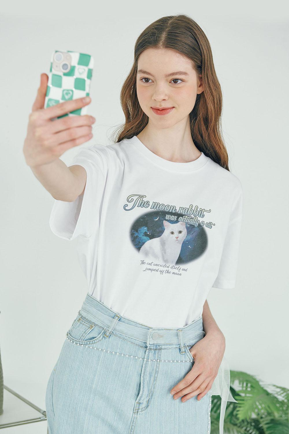 Actually a Cat T-shirt - WHITE
