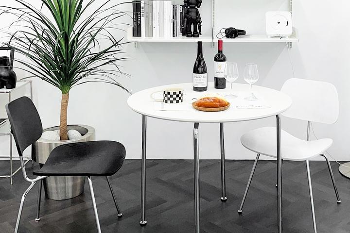 로첸 우드 스테인레스 스틸 체어 책상 식탁 의자 2 Color