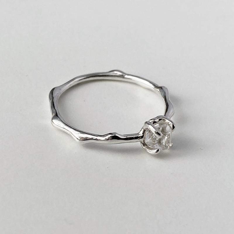Mini herkimer diamond melting ring