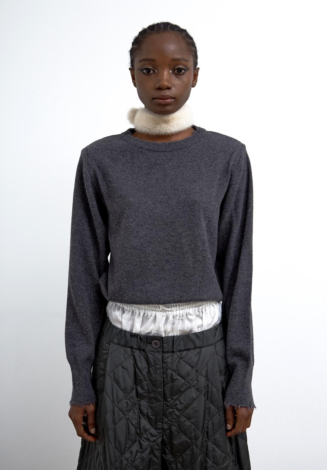 SHOULDER PADDED ROUND NECK  CASHMERE PULLOVER, DARK GREY