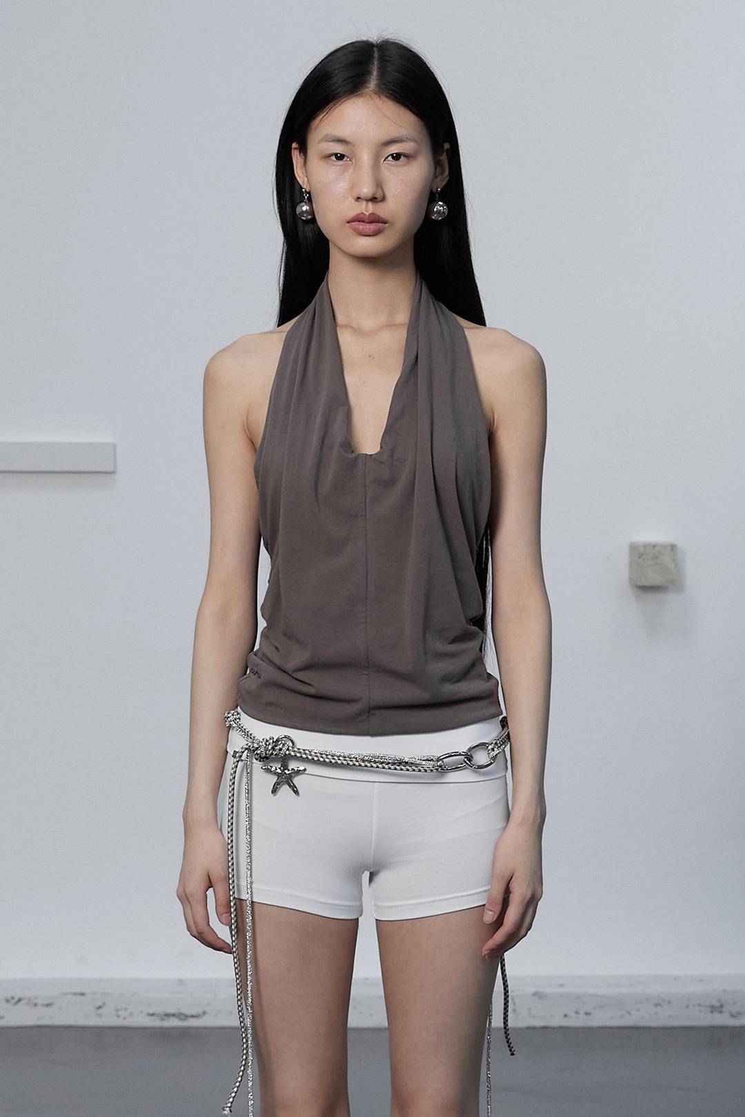 DRAPE HALTER NECK SLEEVELESS / BROWN