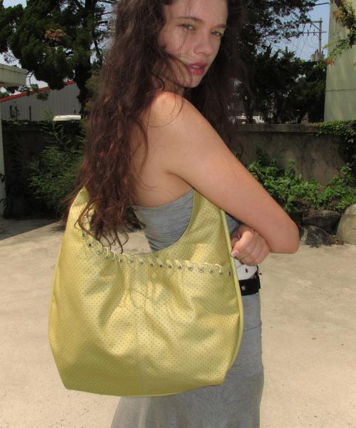 medium slash hobo bag (punching butter)
