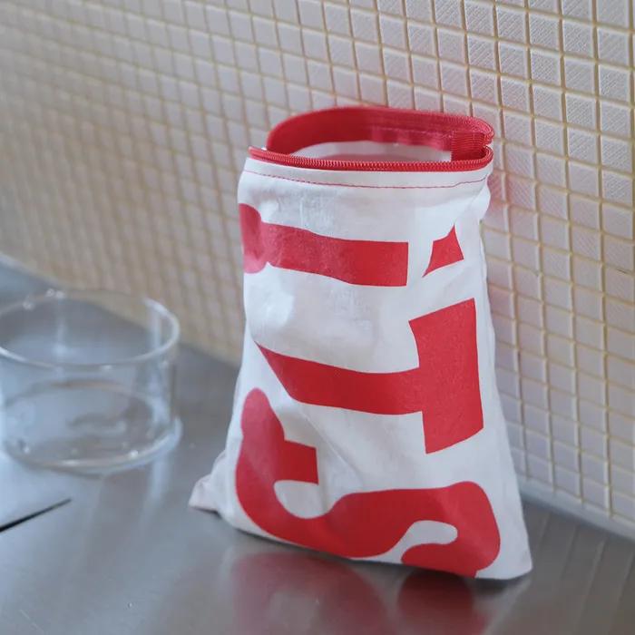 FRUiTS COLOR POUCH - FRESH WHITE RED