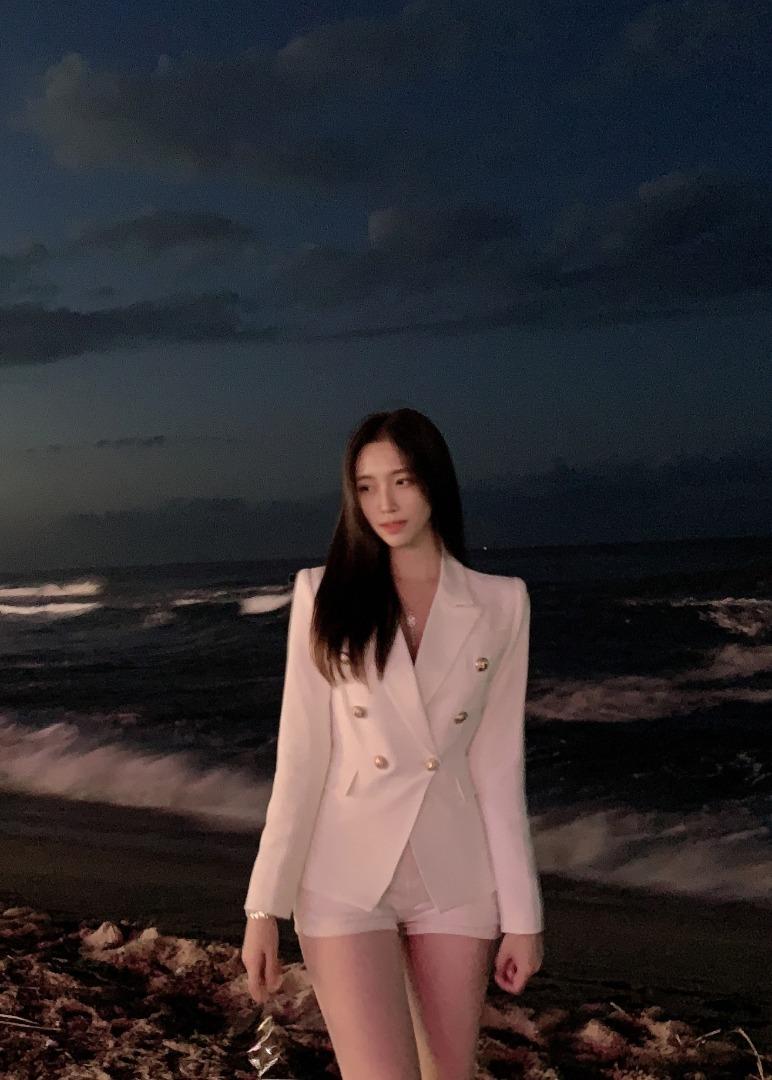 [수입 하이퀄리티] 금장 더블 자켓 화이트