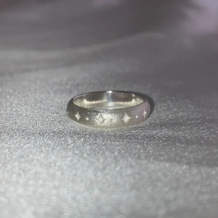 dia patterned ring