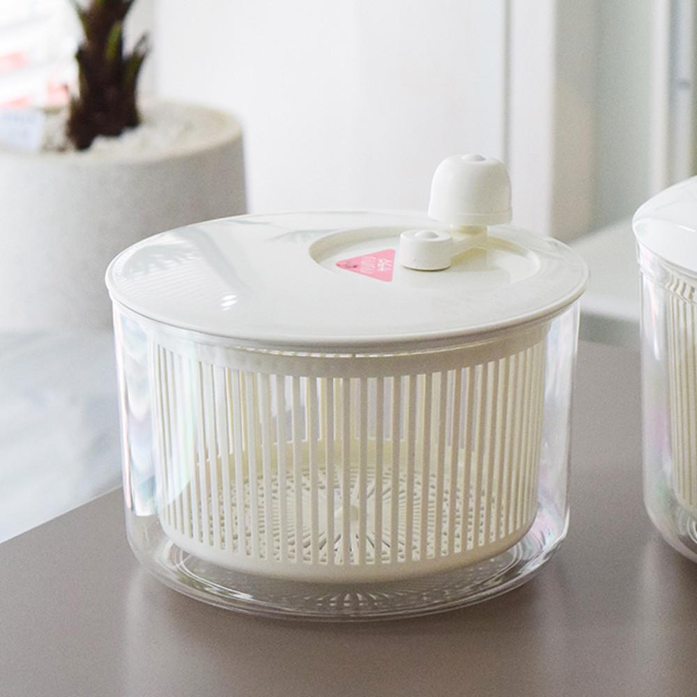 부드럽고 편리한 화이트 야채 탈수기 채반 포함 S