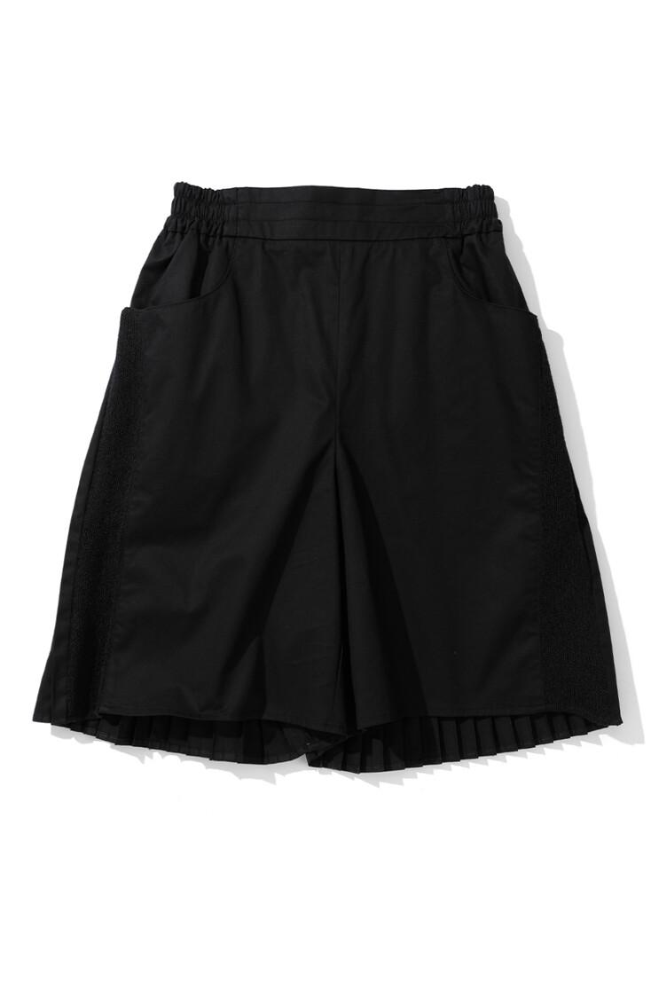 Pleated Shorts, Silence
