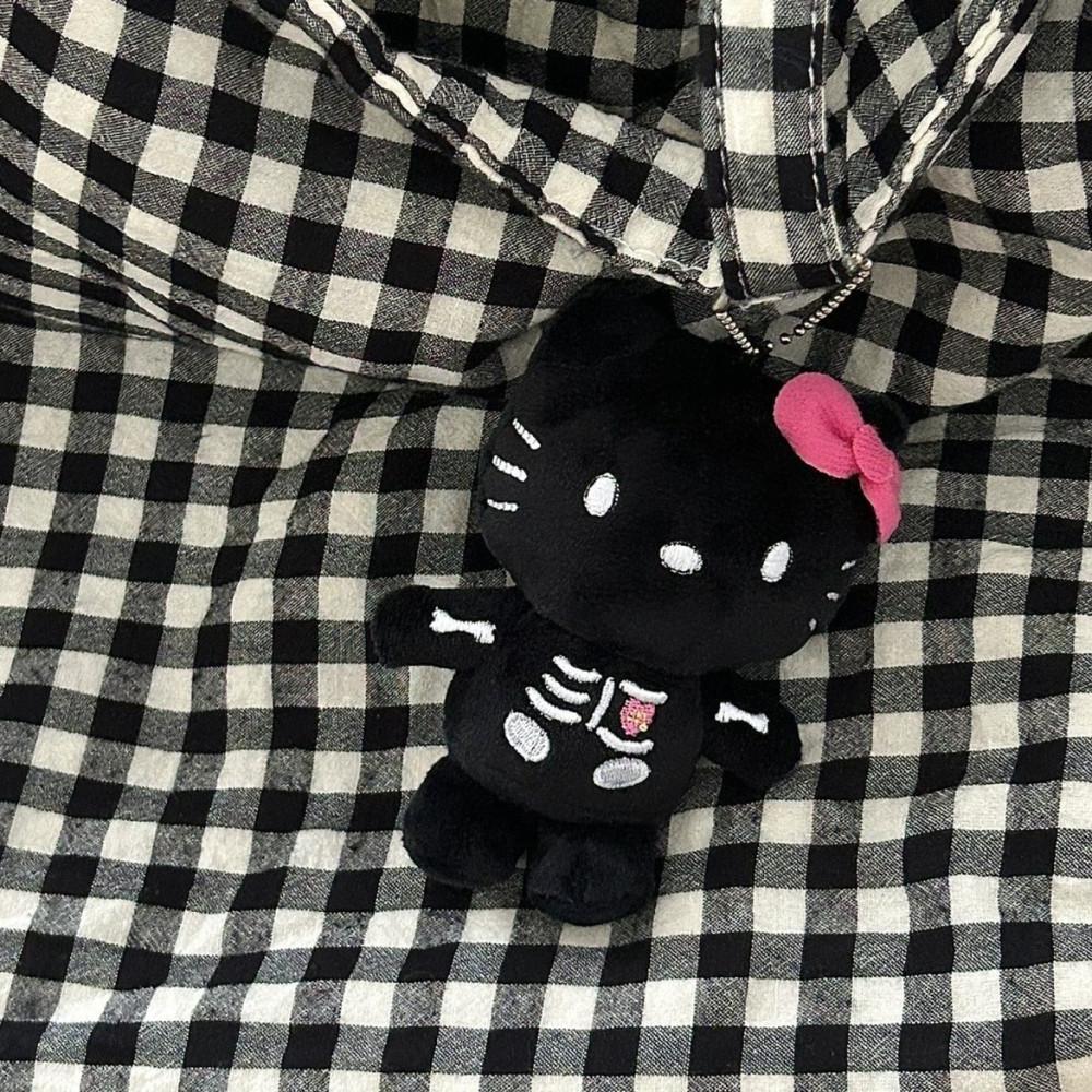 X-RAY 블랙 헬로키티 키링 키홀더 가방 인형 키티 산리오 쿠로미 마이멜로디 포차코
