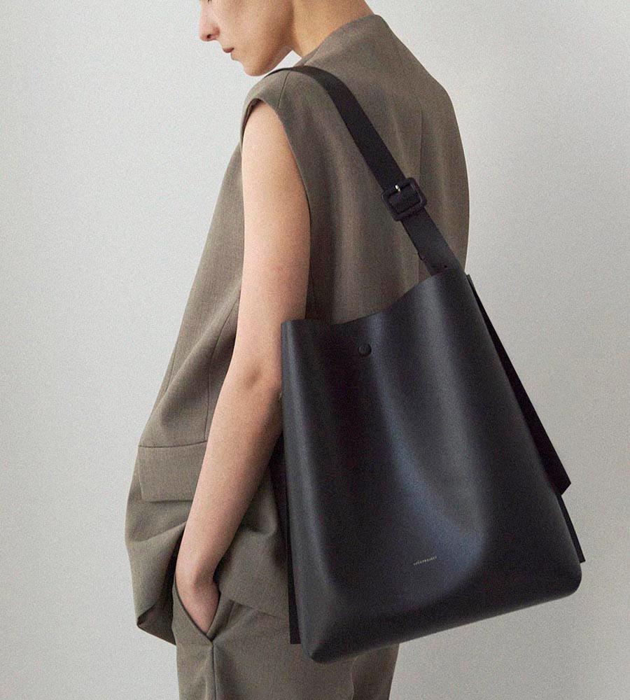 [LOW STOCK] R.ARC BUCKET L - Artificial Leather_BLACK