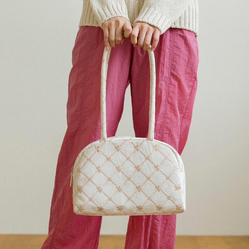 plummy bag _ Andrea white