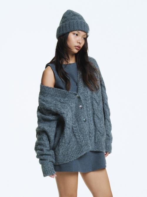 G CABLE CARDIGAN (CHARCOAL)