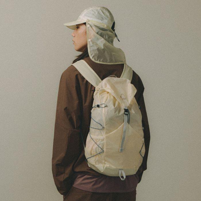 라센 (LASSEN) 초경량 백팩 17L IVORY