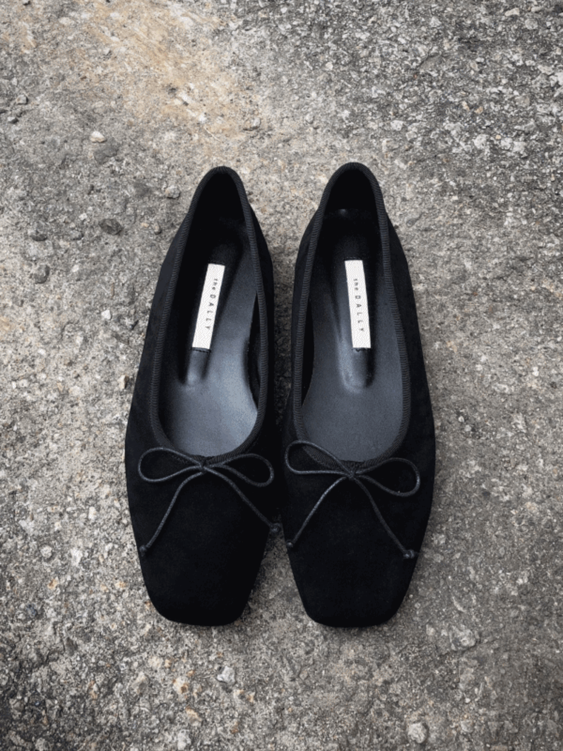 suede ribbon flat shoes (2color) / 스웨이드 리본 플랫 슈즈