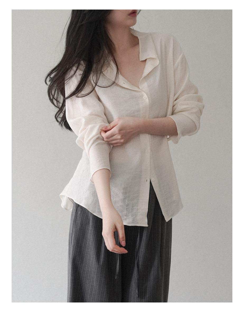 플리츠 버튼 하이넥 블라우스 (2colors)
