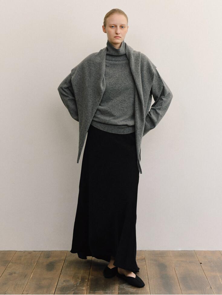 SMOOTH TEXTURE MAXI SKIRT_BLACK