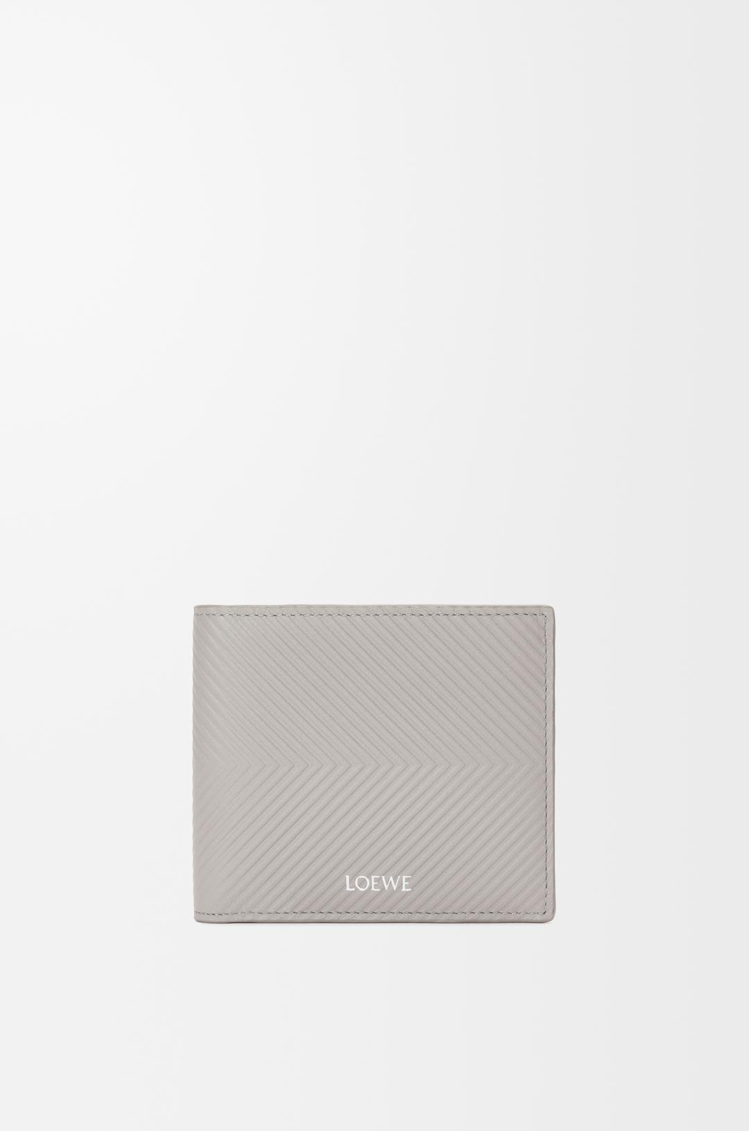 Bifold wallet in textured classic calfskin