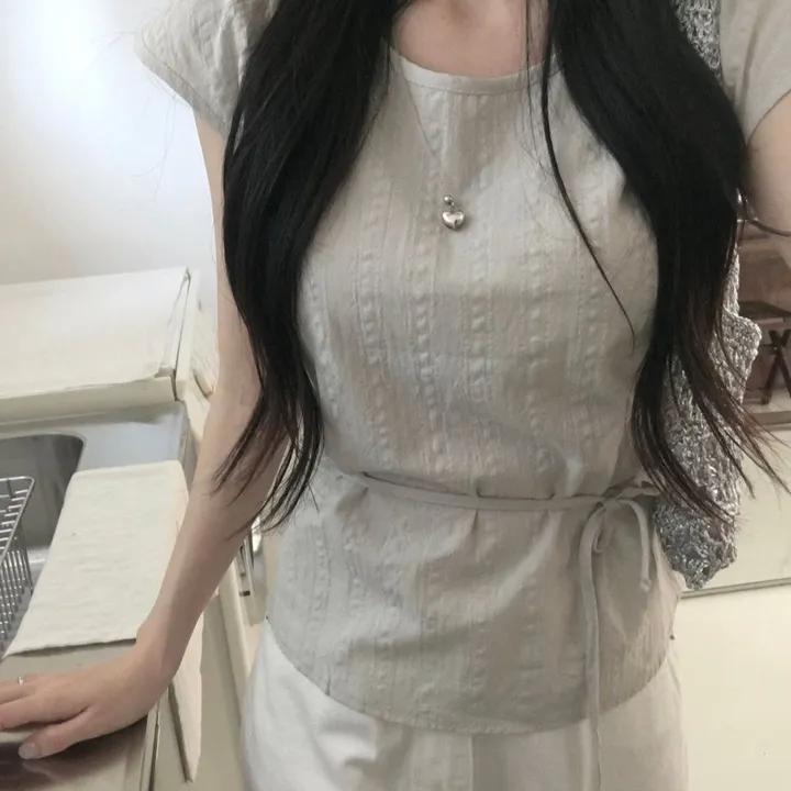 라임 캡소매 반팔 블라우스 (3color) [ 여름 하객룩 데이트룩 리본 스트랩 라운드넥 퍼프 ]