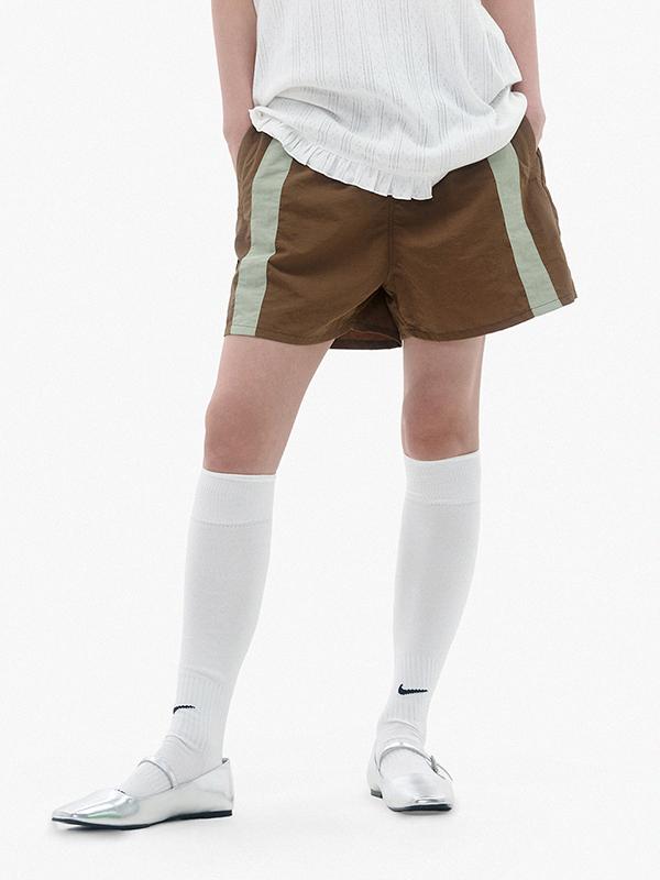 [5/23 예약배송] Tape Shorts / Brown