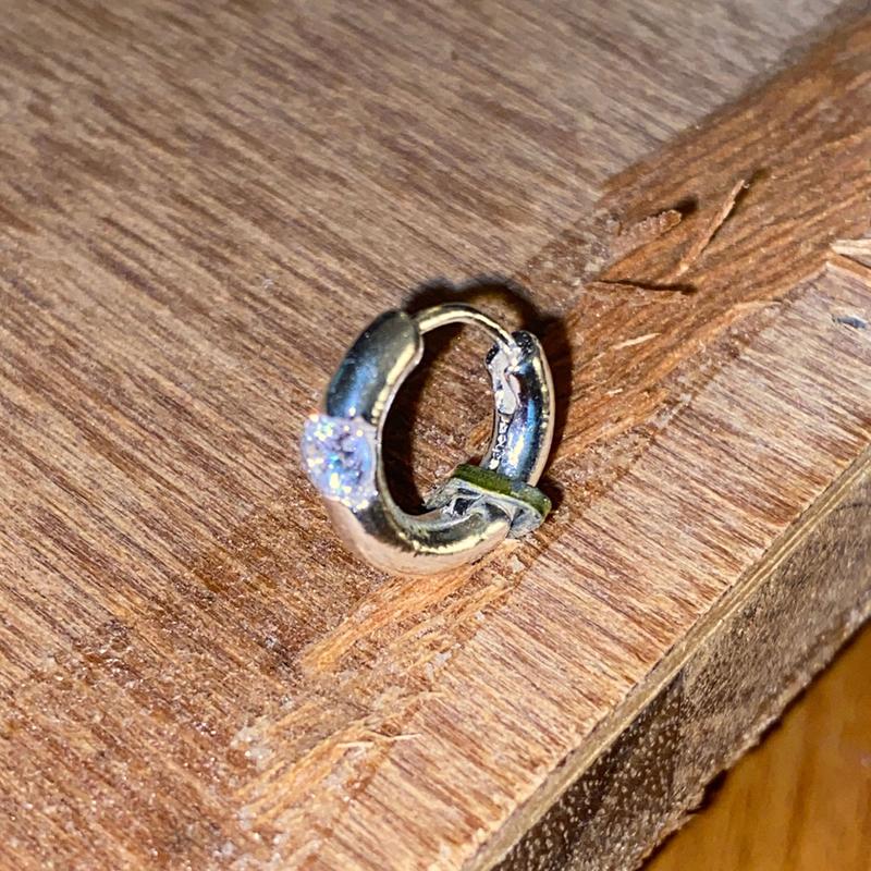 [카인다쿨 착용] CLASSIC HUGGIE HOOPS