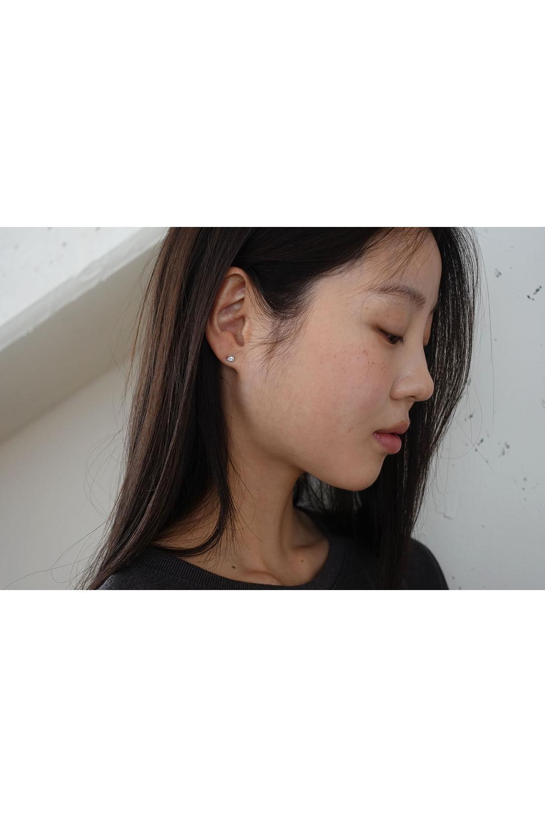 dot red garnet earrings (silver925)