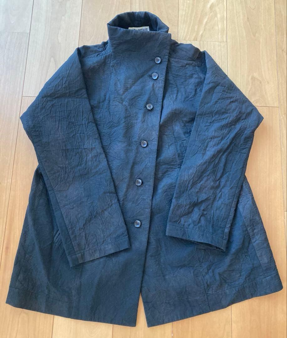 ISSEY MIYAKE ボタン付きコート