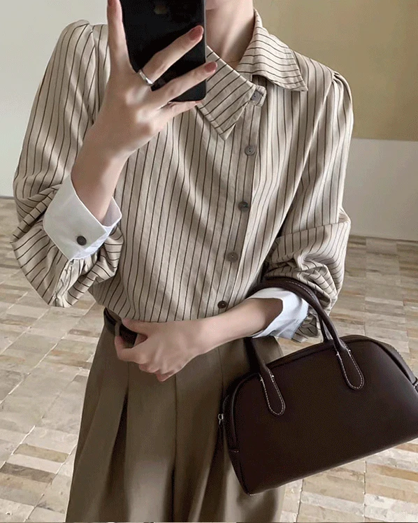 헤이즐 스트라이프 언발카라 블라우스