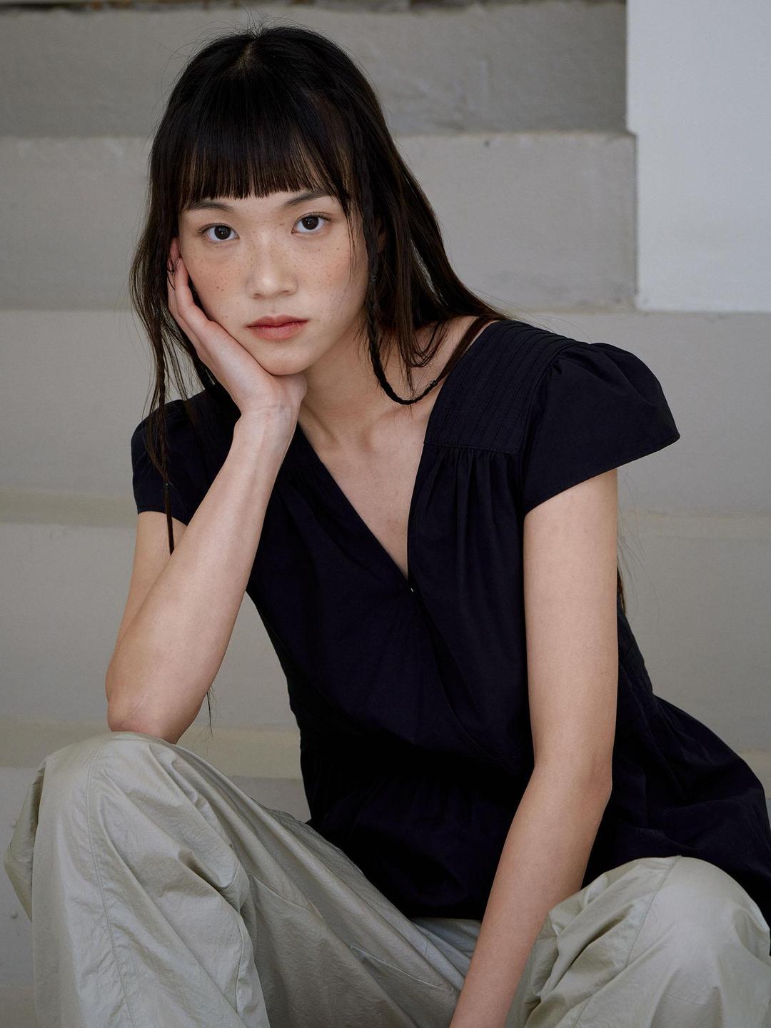 PUFF PIN TUCK BLOUSE [ NAVY ]