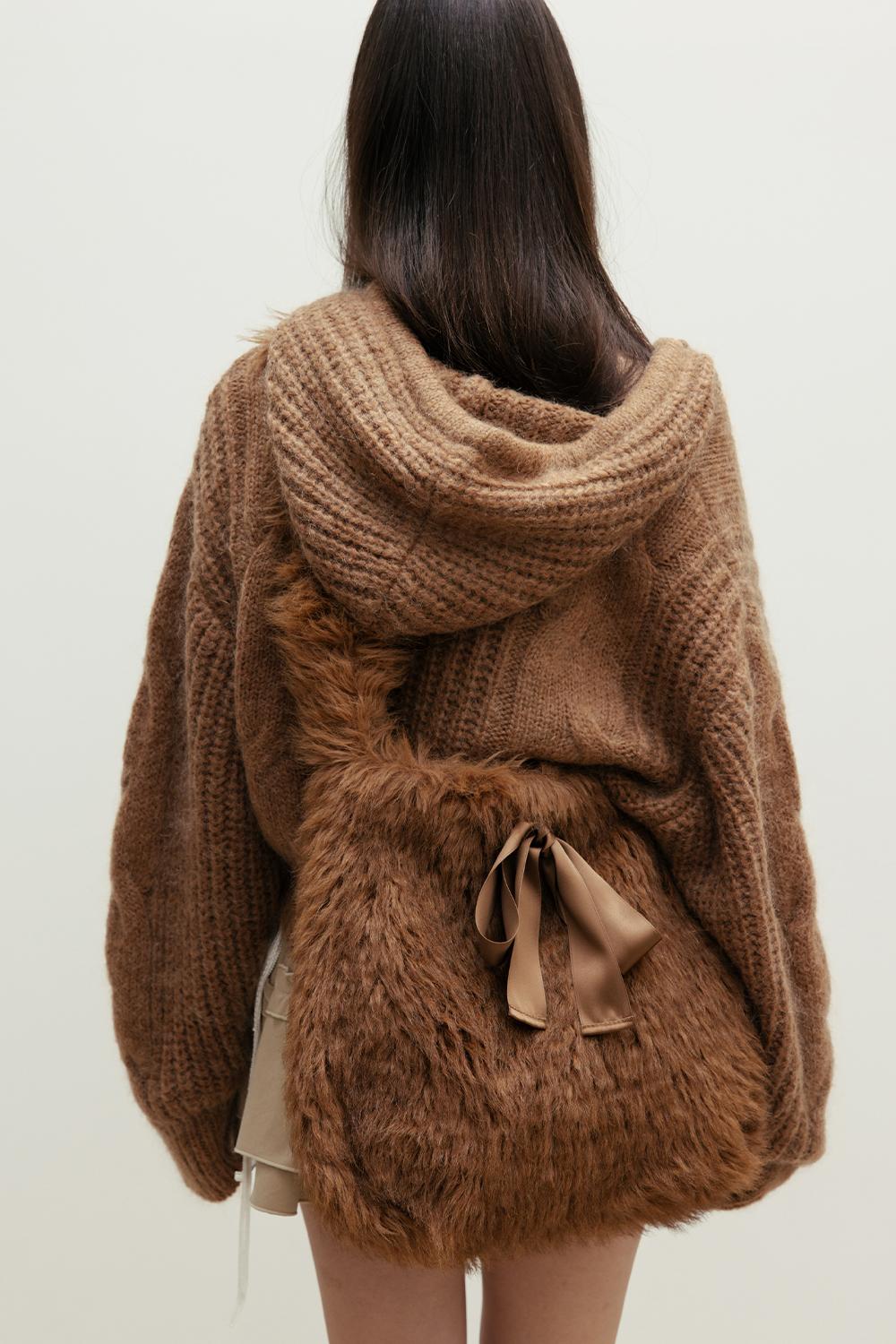 [10/4일 예약배송] FAUX FUR RIBBON BAG_TT4W710BR