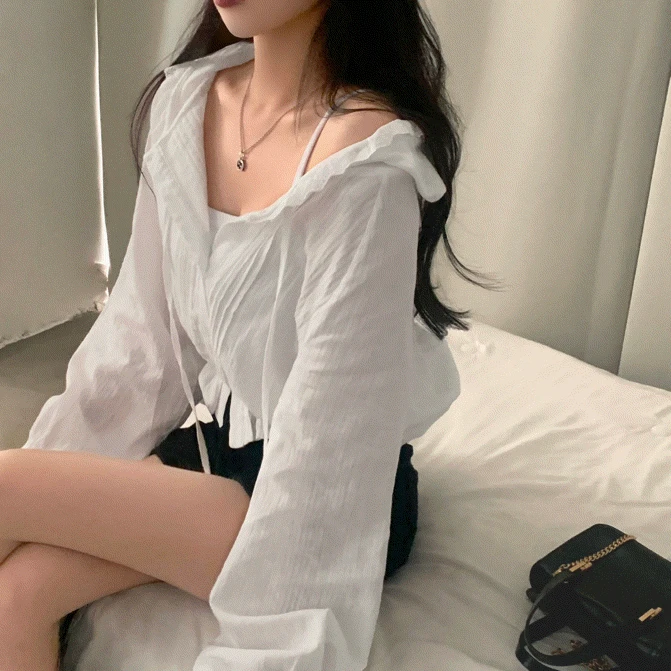 [살안타🤍/청순무드] 베어트리 레이스 핀턱 프릴 후드블라우스