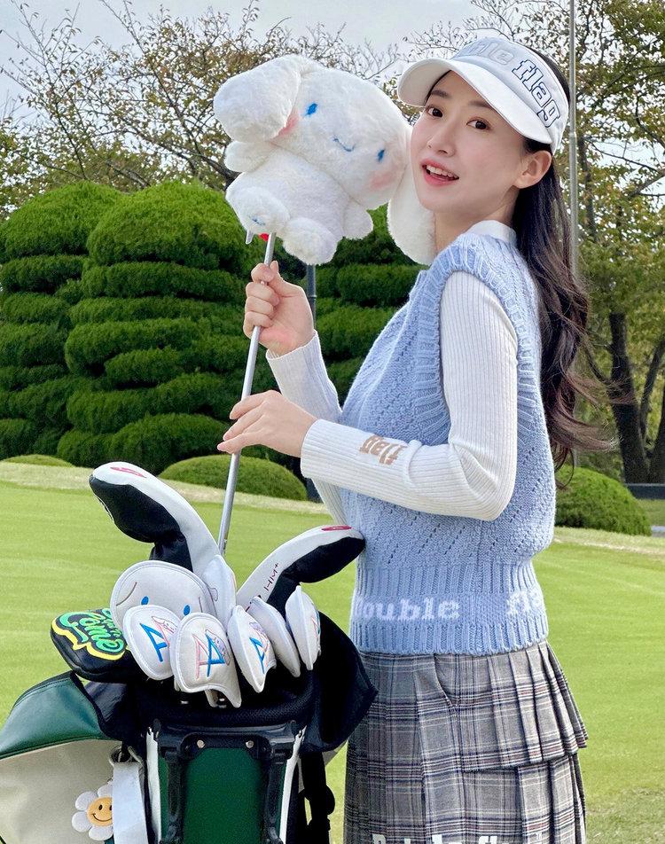 [시나모롤 한정판]아이보리 여성 인형 자수로고 드라이버 커버