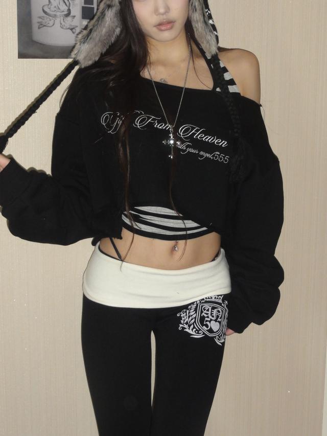 Heaven sweatshirt winter version (black)