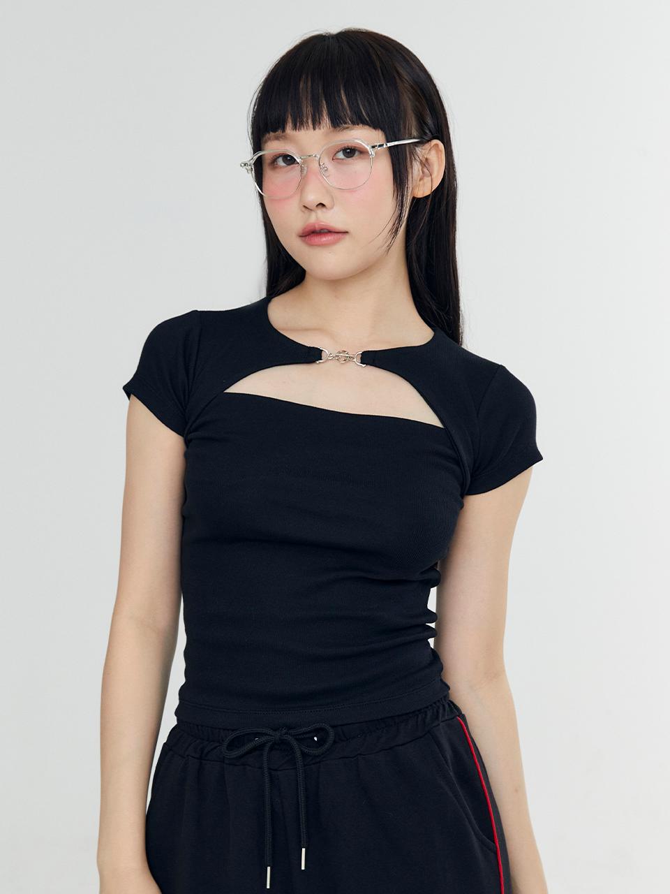 하트 버클 티셔츠 - 블랙 (HEART BUCKLE T-SHIRT - BLACK)