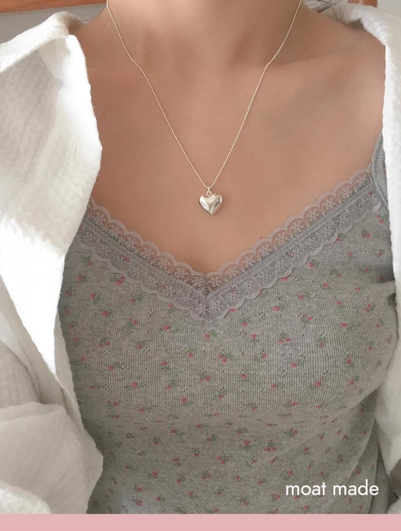 lovely necklace (moat made)