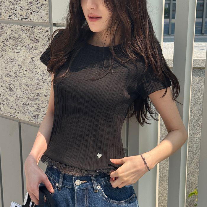 LACE FRILL SLIM CROP PLEATS T SHIRT BLACK