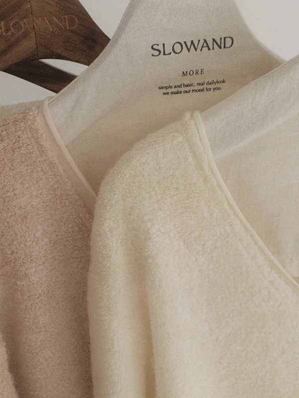 [문의폭주!] #SLOWMADE. 휘핑 소프티 레이어링탑 - 2 color