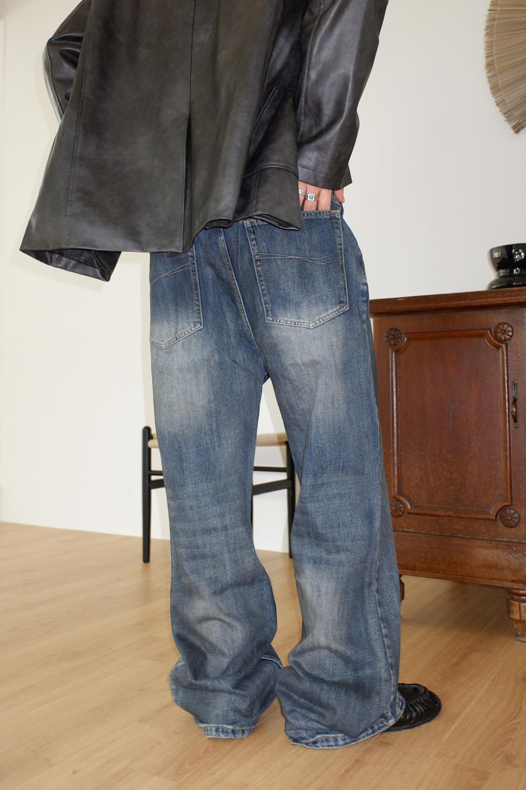 Oil washed semi flare denim