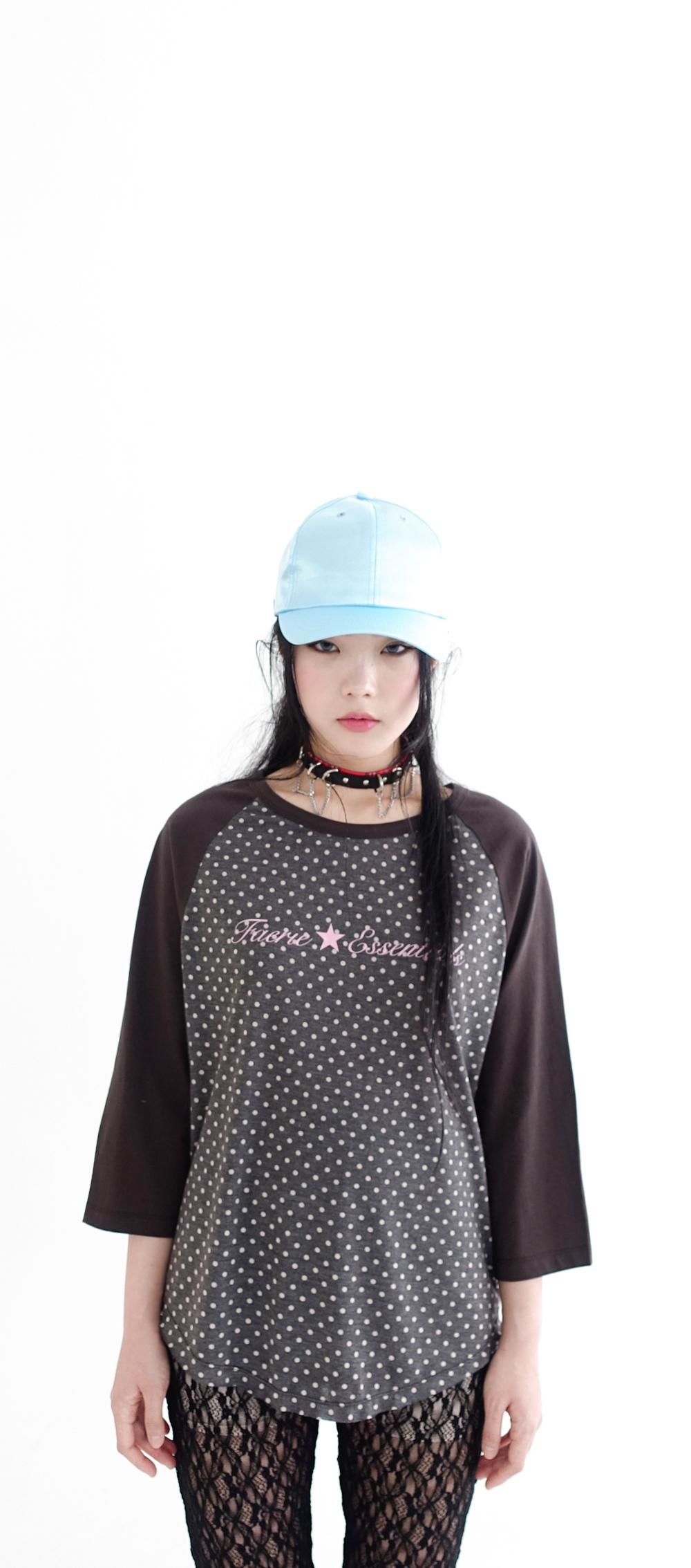 8차★[F.E.E.S] dot raglan sleeve top (charcoal)