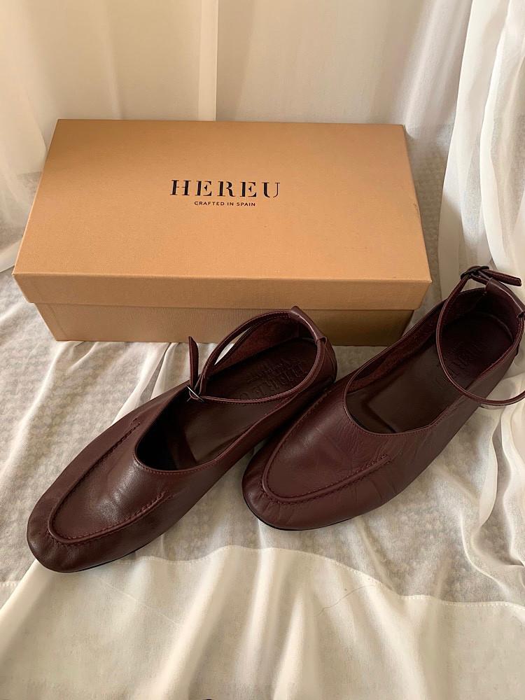 HEREU 스트랩 로퍼