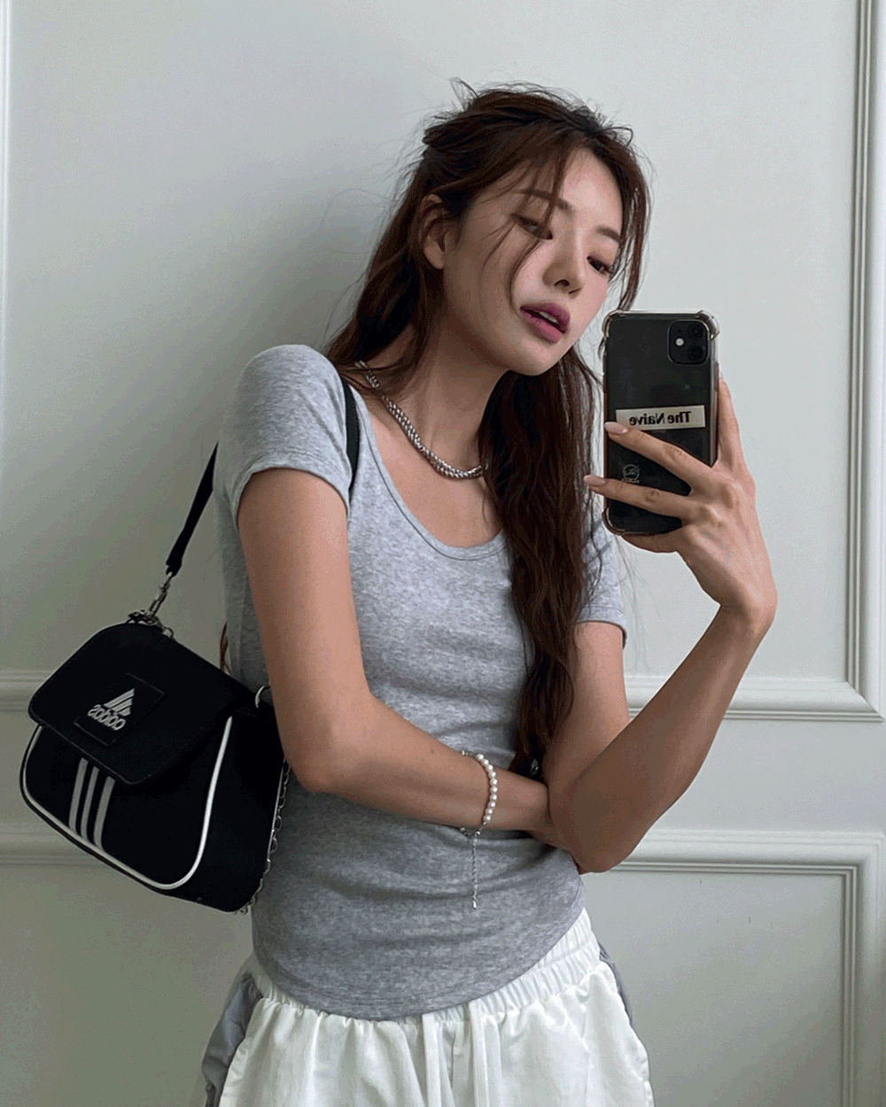 더나이브 베이직 유넥 크롭 반팔 티