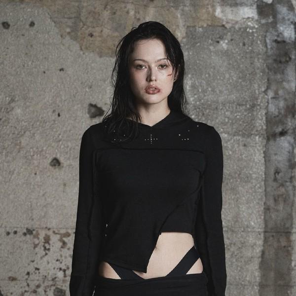 STUDDED UNBALANCE HOODIE